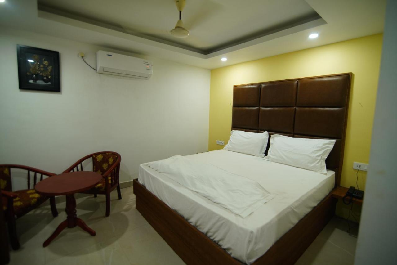 Siriki Resorts Srungavarapukota エクステリア 写真