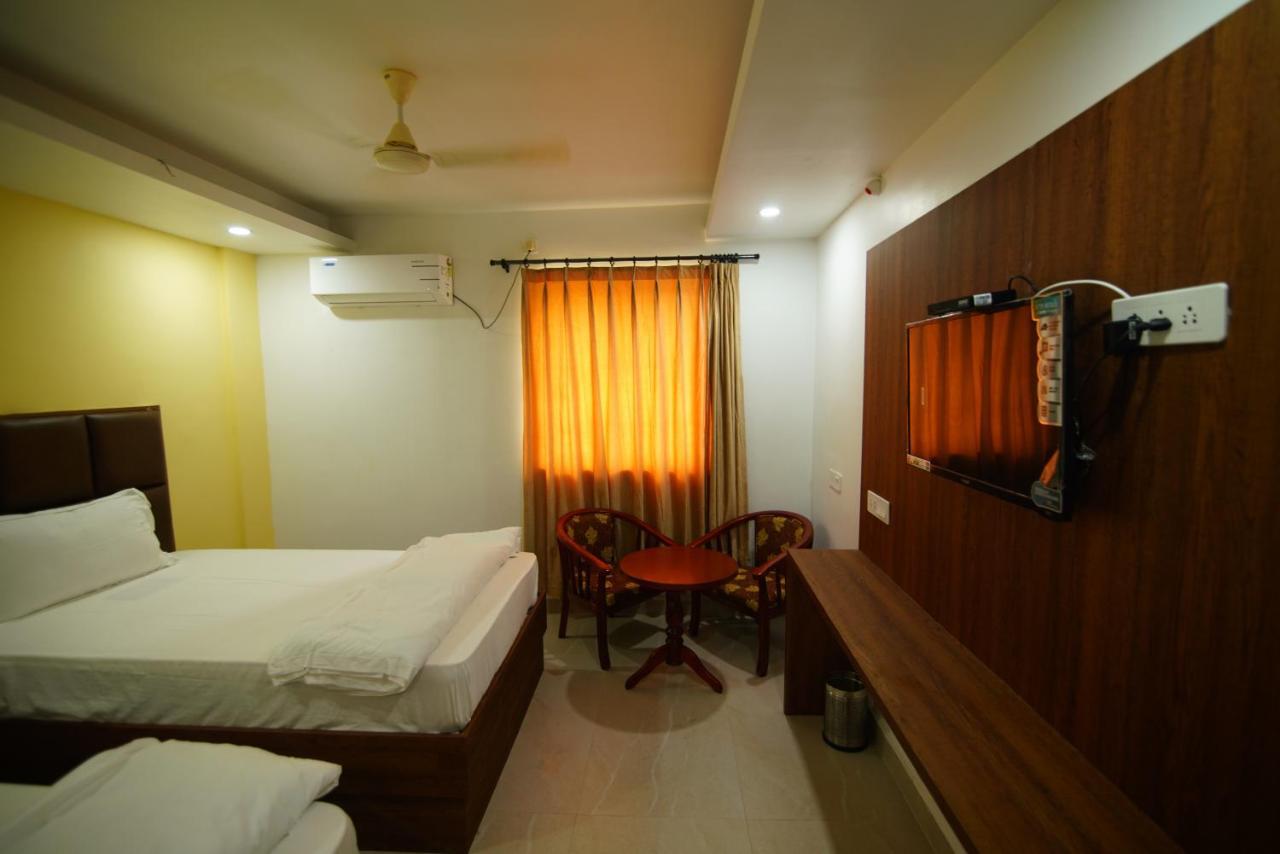 Siriki Resorts Srungavarapukota エクステリア 写真